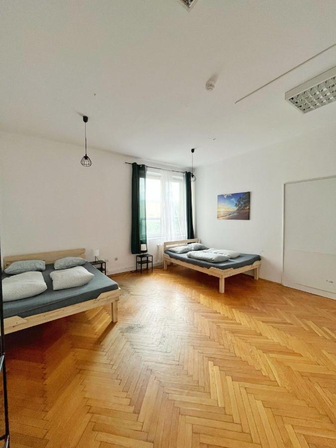 Nice View Rooms In Old Town Краков Экстерьер фото