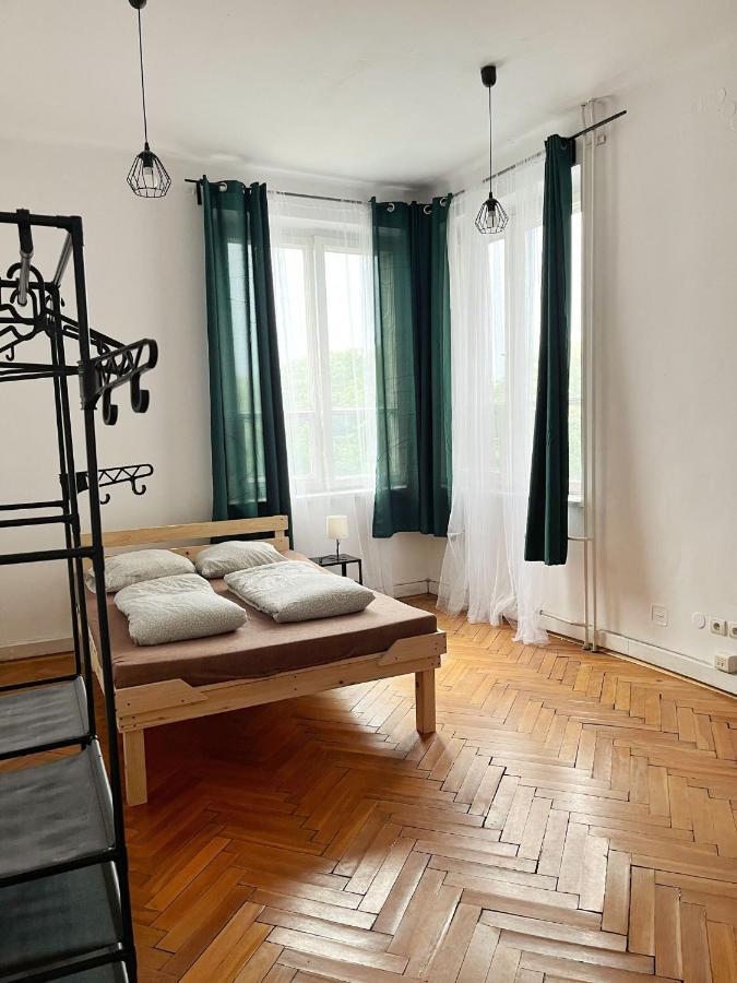 Nice View Rooms In Old Town Краков Экстерьер фото